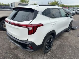 2025 Kia Seltos EX - Exterior Rear Right Corner Image